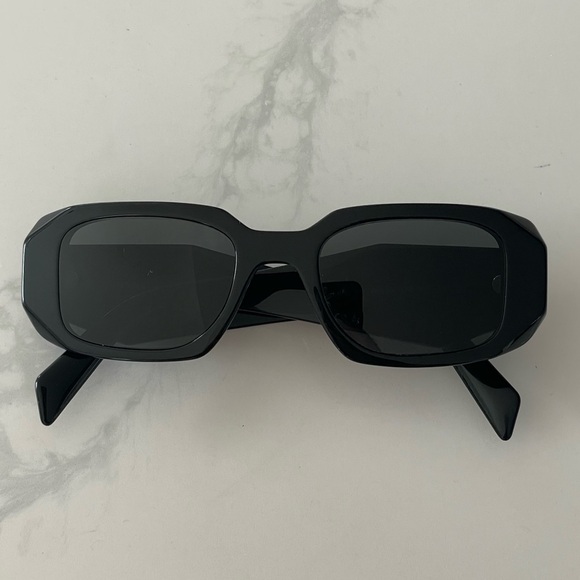 Prada sunglasses - Picture 1 of 8